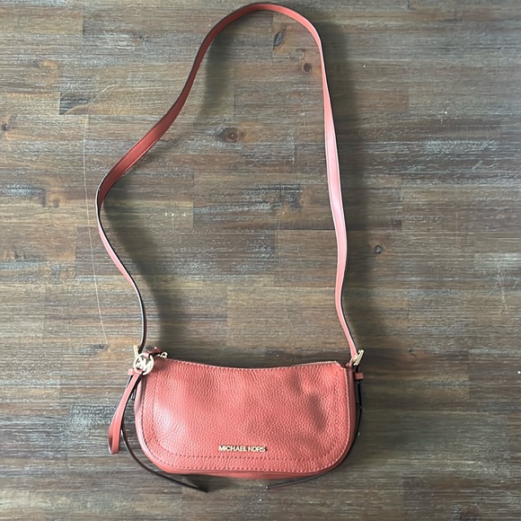 Michael Kors crossbody Purse - Picture 2 of 5